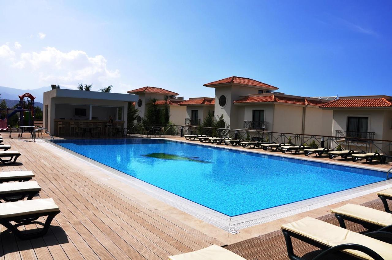 Korineum Golf & Beach Resort Agios Georgios  Kültér fotó